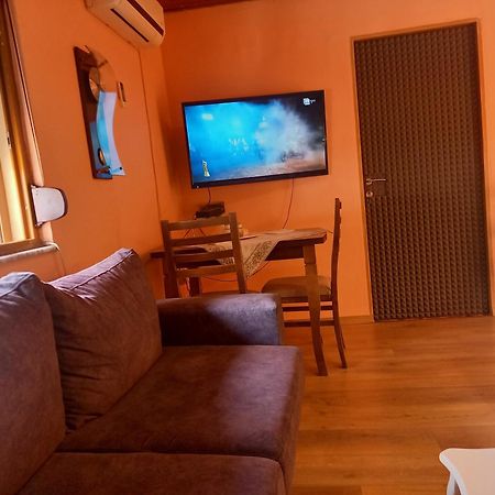 Apartment In Tirana Exterior photo